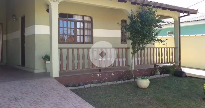 Casa a venda- bairro orleans - com 3 excelentes casas, terreno 408m , próximo a escola cívico milita