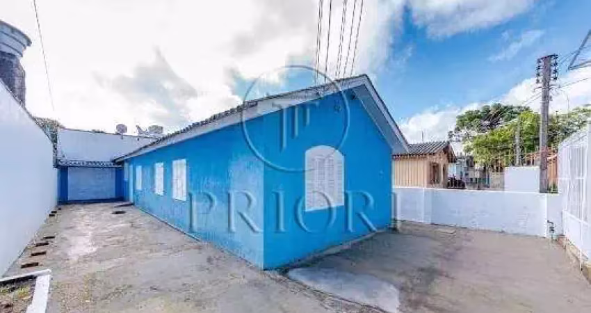 Casa comercial com 1 sala para alugar na Rua Cirilo Leite Torres, 75, Espírito Santo, Porto Alegre