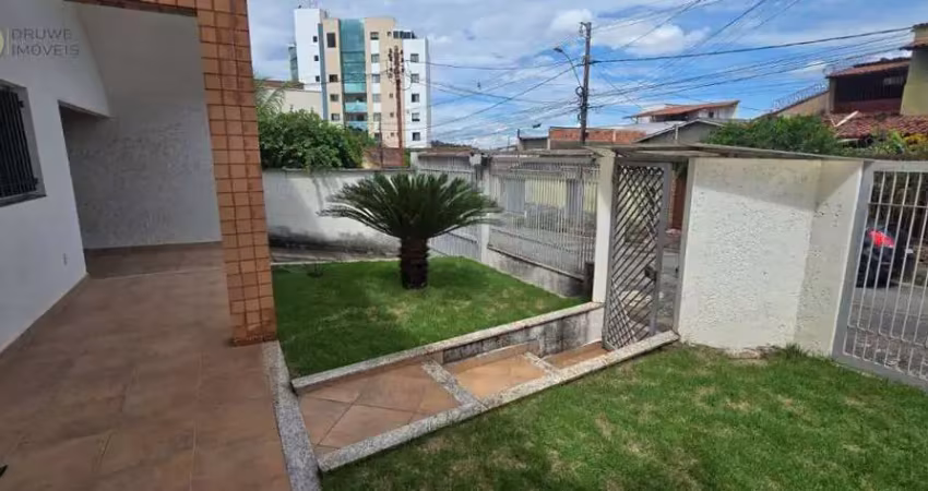 Casa com 4 quartos, 218m², à venda em Ipatinga, Imbaúbas
