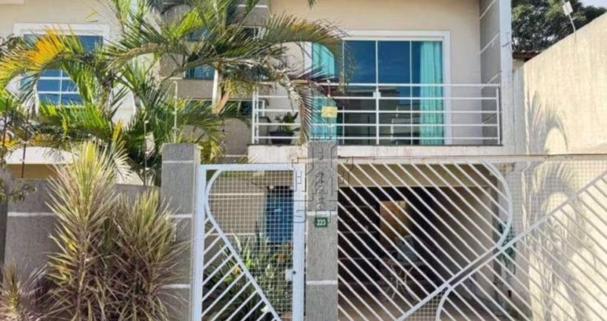 Casa com 3 dormitórios à venda, 150 m² por R$ 590.000,00 - Jardim Laranjeiras - Apucarana/PR