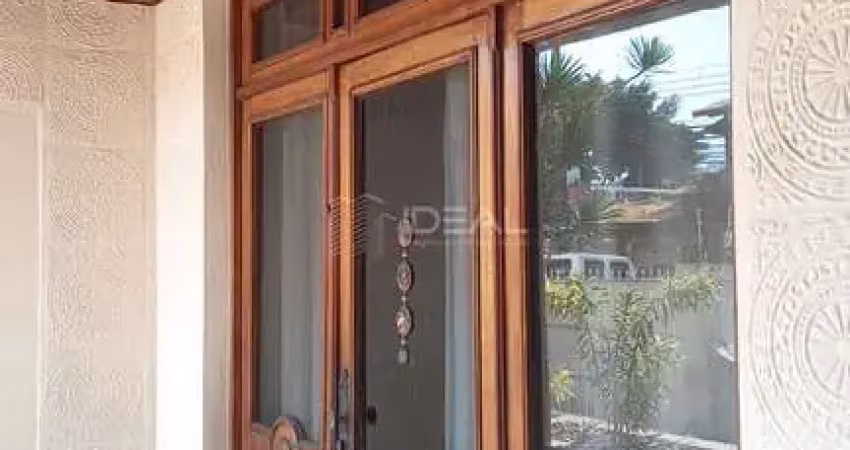 Casa com 4 quartos para alugar na Rua Voluntários  da Pátria 73, Centro, Campos dos Goytacazes