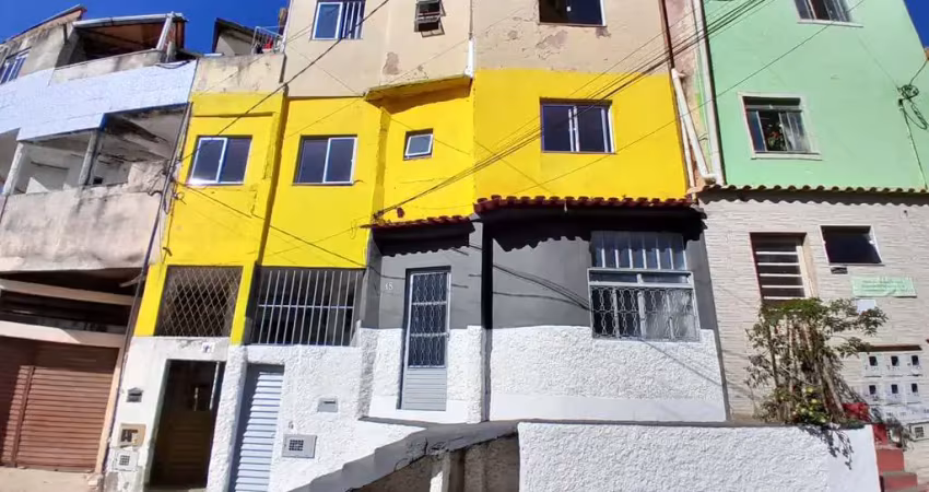 Casa com 2 quartos para alugar na Alameda Sylvio Savino, 18, São Pedro, Juiz de Fora