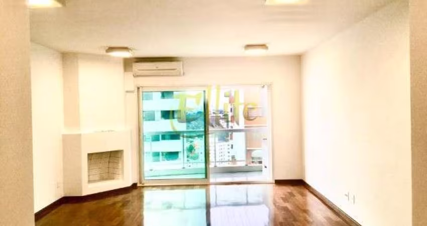 Apartamento semi mobiliado com 03 dormitórios para locação no bairro Aclimação, São Paulo!