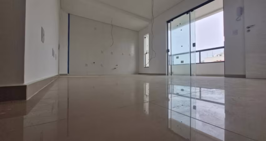 Apartamento para Venda, Residencial Isabela no bairro Centro, localizado na cidade de Navegantes / SC.  A 150 metros da praia.
