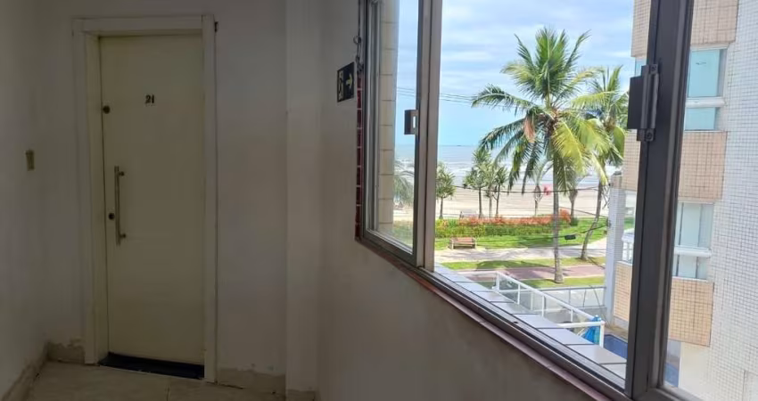 Kitnet na Vila Caiçara - prédio em frente a praia!