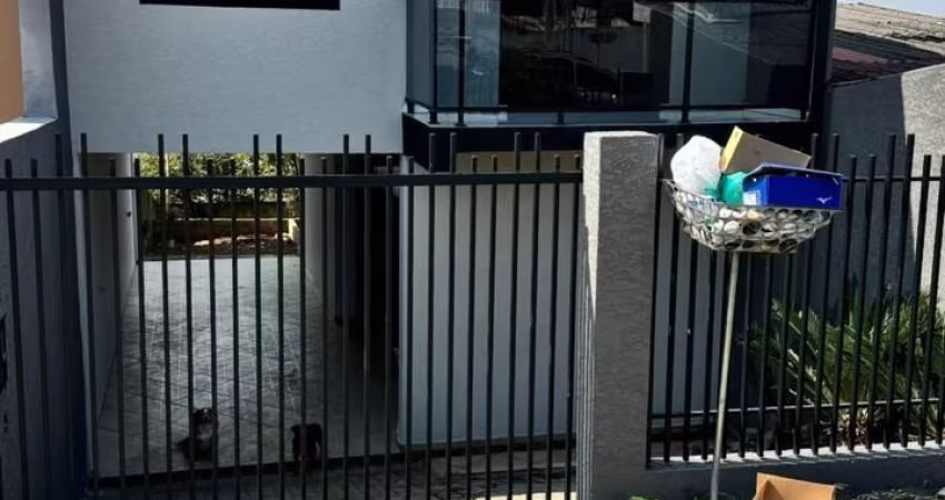 Sobrado com móveis sob medida em Araucária