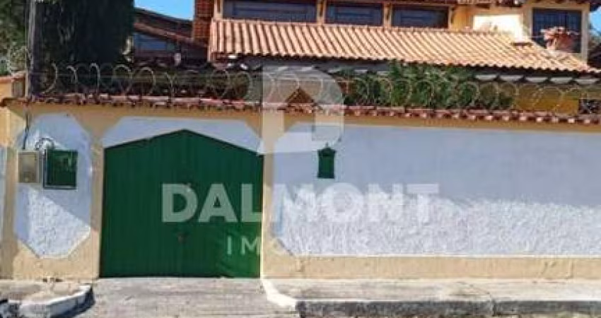 Guriri - Cabo Frio - Casa à venda, 3 quartos, sendo 1 suíte.
