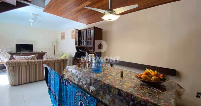 Peró - Cabo Frio - Casa isolada em condomínio fechado