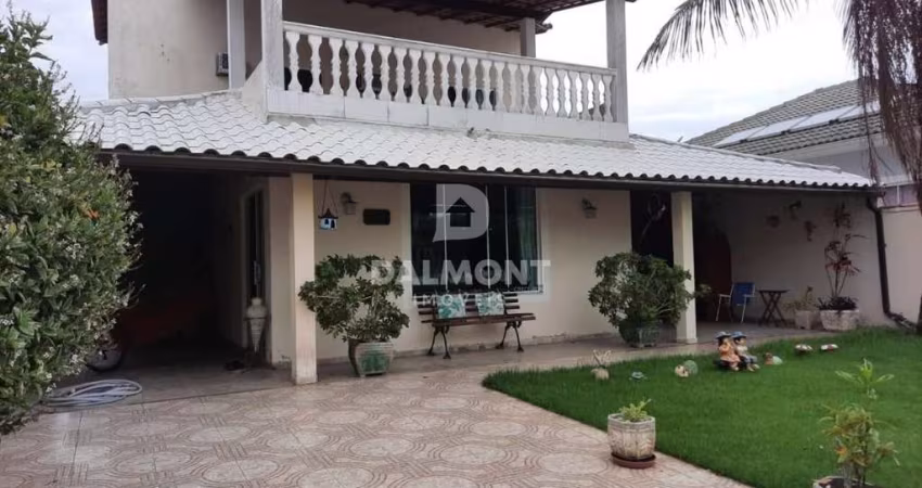 Cond. dos Pássaros - Cabo Frio/RJ - Casa com 3 dormitórios à venda, 194 m² por R$ 630.000;