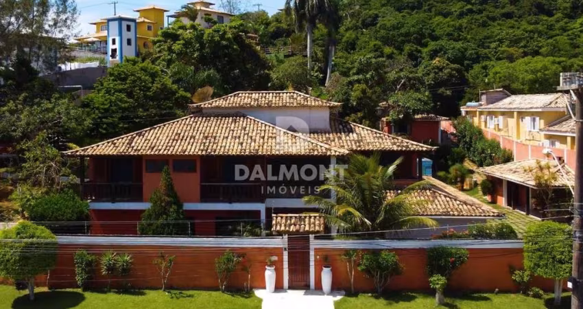 Forno - Búzios/RJ - Casa duplex, 5 suítes, ótima localização.
