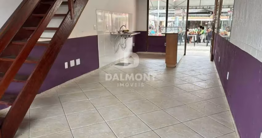 Peró - cabo frio - loja no praia shopping a pouco metros da praia do peró.