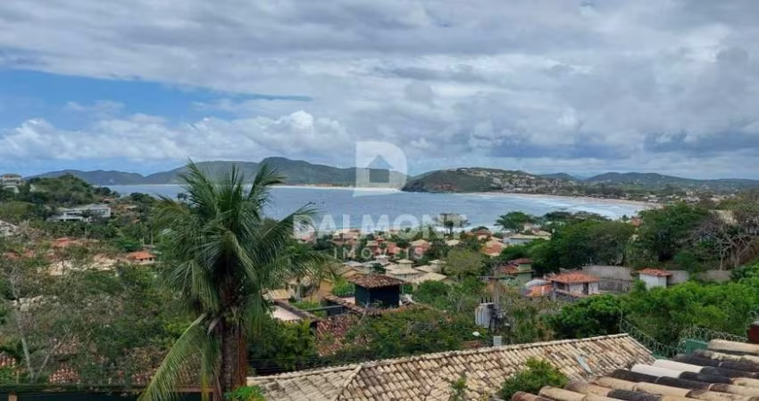 GERIBÁ - BÚZIOS - BELA  CASA TRIPLEX, COM MUITO VERDE E VISTA PANORÂMICA  DE GERIBÁ, 2 SALAS AMPLAS