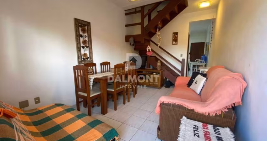 Ogiva - Cabo Frio/RJ - Casa duplex em condomínio com piscina  - 65m²