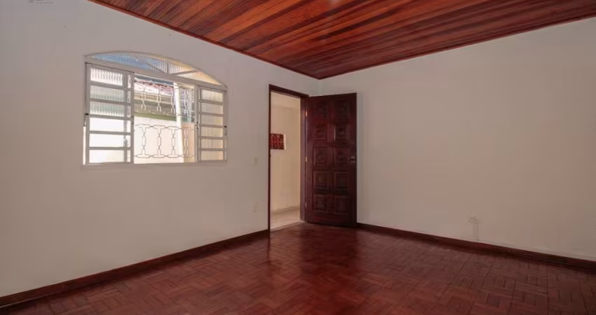 Casa com 2 dormitórios ( quartos) Butantã ( Rio Pequeno), Cozinha e Área de Serviço espaçosas, 1 vaga de garagem