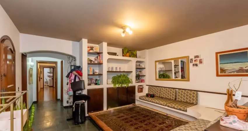 Apartamento em perdizes com 4 quartos ( 1 suíte), , 215m². edifício com lazer e 1 apto por andar