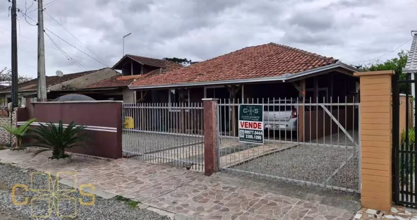 CASA A VENDA EM ARAQUARI