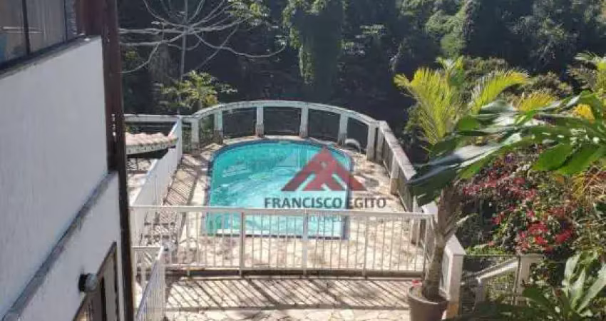 Casa com 3 quartos à venda, 343 m² por R$ 1.400.000 - Pendotiba - Niterói/RJ