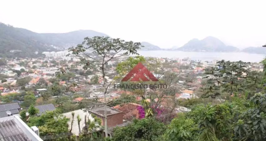 Casa com 4 dormitórios à venda, 250 m² por R$ 2.000.000,00 - São Francisco - Niterói/RJ
