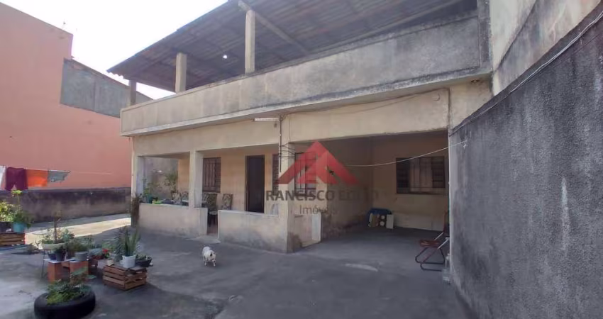 Casa com 3  quartos, próximo à praça do  Bandeirantes. - São Gonçalo/RJ