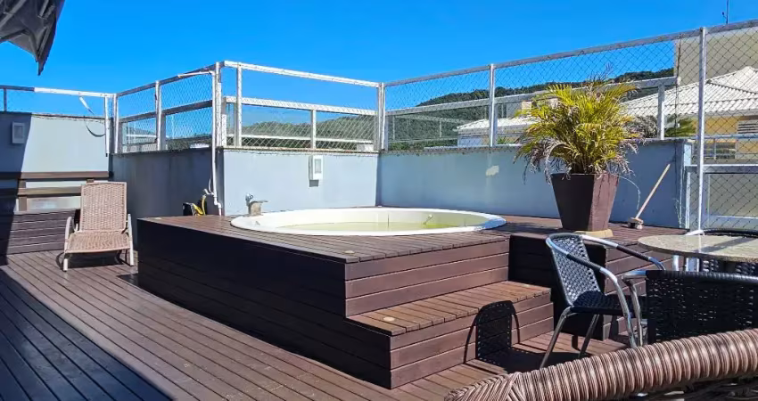 Linda cobertura com Jacuzzi na rua do mar