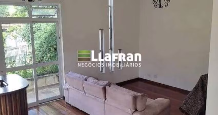 Sobrado de 4 dormitórios Jardim Peri Peri