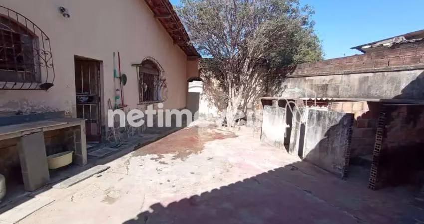 Casa com 3 quartos à venda na Praça Domingos Perez Furletti, Letícia, Belo Horizonte