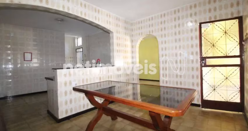 Casa com 3 quartos para alugar na Rua Belgrado, Europa, Belo Horizonte