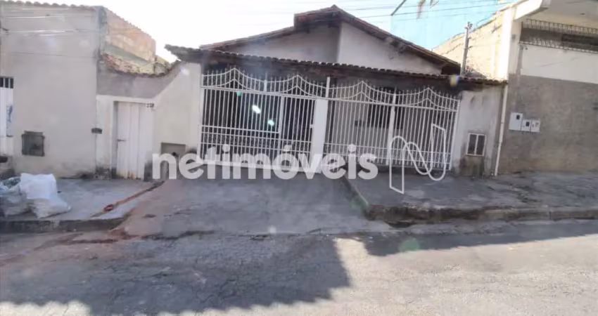 Casa com 2 quartos para alugar na Rua Jordelina Maria do Carmo, Mantiqueira, Belo Horizonte
