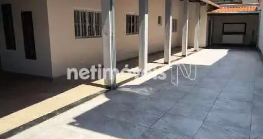 Casa com 2 quartos para alugar na Rua Vinte e Dois, Severina, Ribeirão das Neves