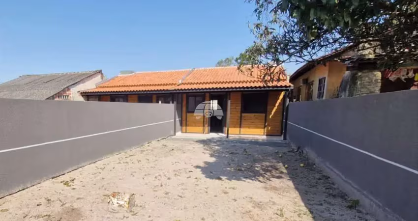 Casa com 2 quartos à venda na Avenida Curitiba, 118002, Piçarras, Guaratuba