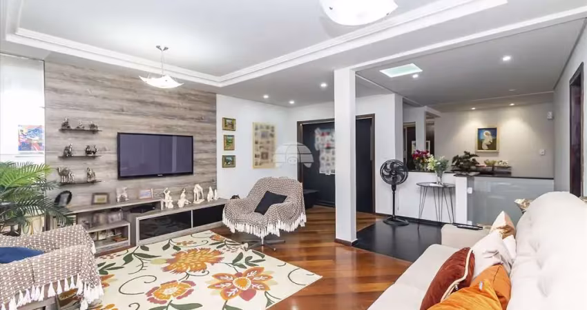 Casa com 3 quartos à venda na Rua Anne Frank, 890, Boqueirão, Curitiba