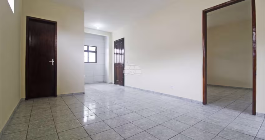 Casa com 3 quartos para alugar na Rua Eunice Bettini Bartoszeck, 945, Uberaba, Curitiba