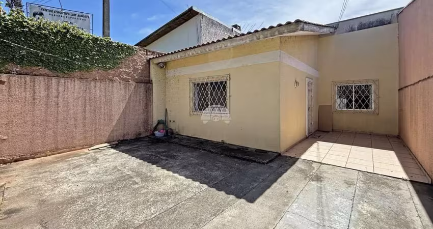 Casa com 3 quartos para alugar na Estrada de Santa Cândida, 1539, Santa Cândida, Curitiba