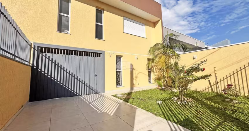 Casa com 3 quartos para alugar na Rua Pedro Demeterco, 1007, Jardim das Américas, Curitiba