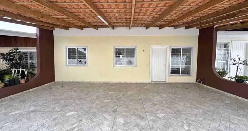 Casa em condomínio fechado com 3 quartos para alugar na Rua Valentin Scrok, 100, São Gabriel, Colombo
