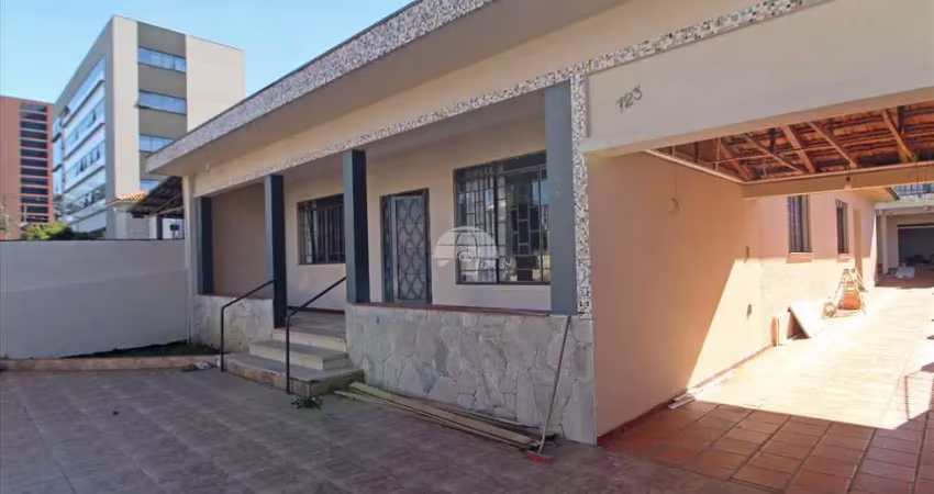 Casa comercial para alugar na Rua Canadá, 723, Bacacheri, Curitiba