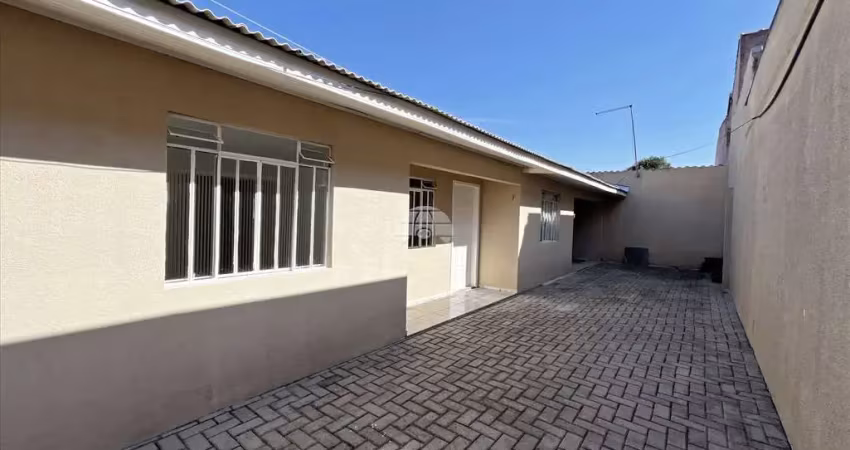 Casa com 2 quartos para alugar na Rua Gilberto Pinto Mileo, 342, Cidade Industrial, Curitiba