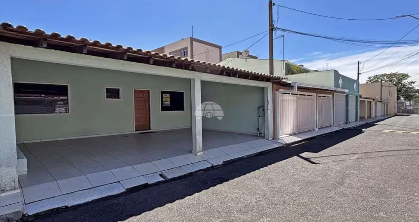 Casa em condomínio fechado com 3 quartos para alugar na Rua Paulo Setúbal, 5400, Boqueirão, Curitiba