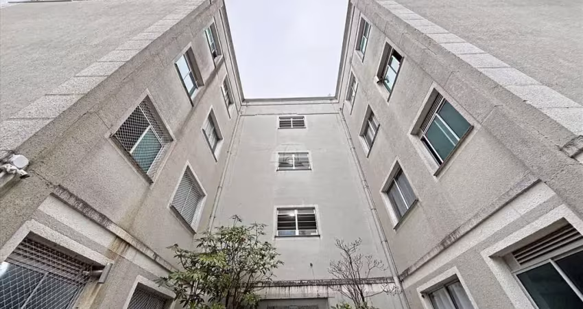 Apartamento com 2 quartos para alugar na Estrada Guilherme Weigert, 1725, Santa Cândida, Curitiba