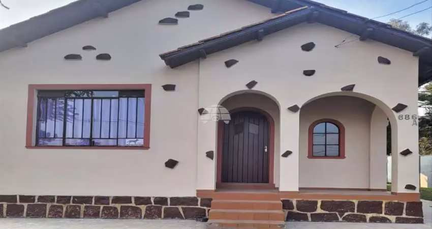 Casa com 3 quartos para alugar na Rua Theodoro Makiolka, 686, Santa Cândida, Curitiba