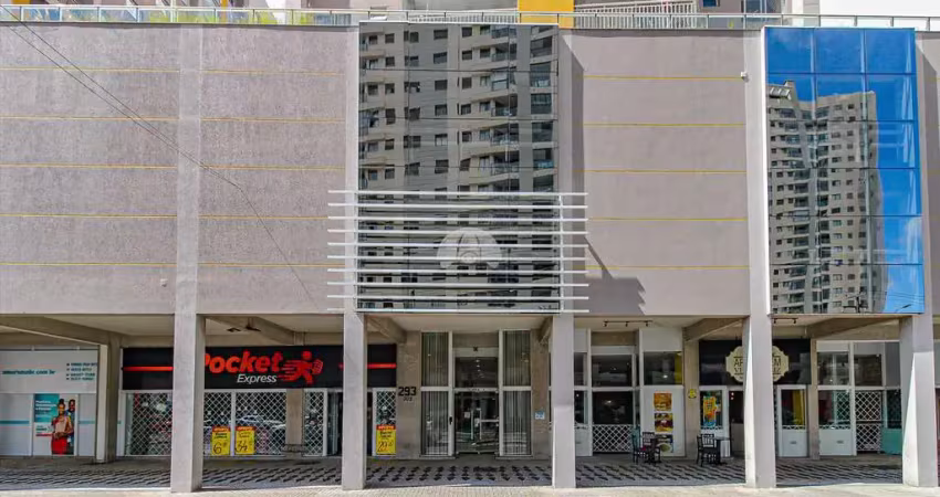 Apartamento com 3 quartos para alugar na Avenida Winston Churchill, 309, Capão Raso, Curitiba