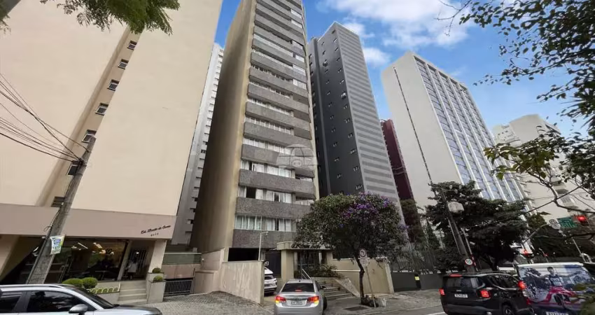 Apartamento com 3 quartos para alugar na Avenida Visconde de Guarapuava, 4343, Centro, Curitiba