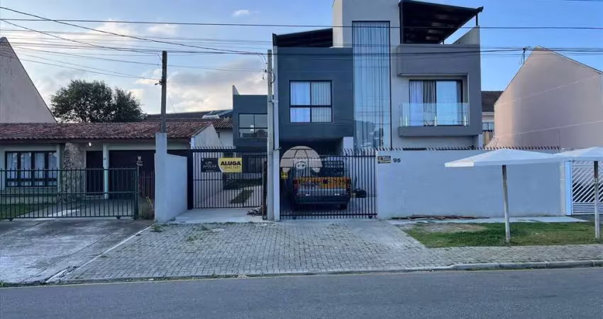 Casa com 3 quartos para alugar na Rua Aviador Armin Buhrer, 95, Uberaba, Curitiba