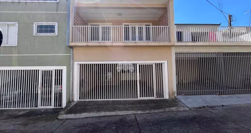 Casa com 3 quartos para alugar na Rua Cristiano Strobel, 3370, Alto Boqueirão, Curitiba