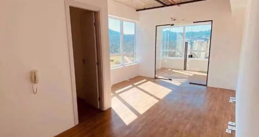 Sala à venda em santana de parnaíba,  alphaville, com 39 m²