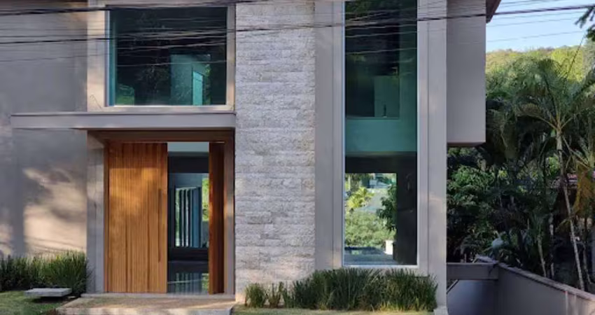 Casa à venda e para alugar em santana de parnaíba,  alphaville, com 5 suítes, com 760 m²