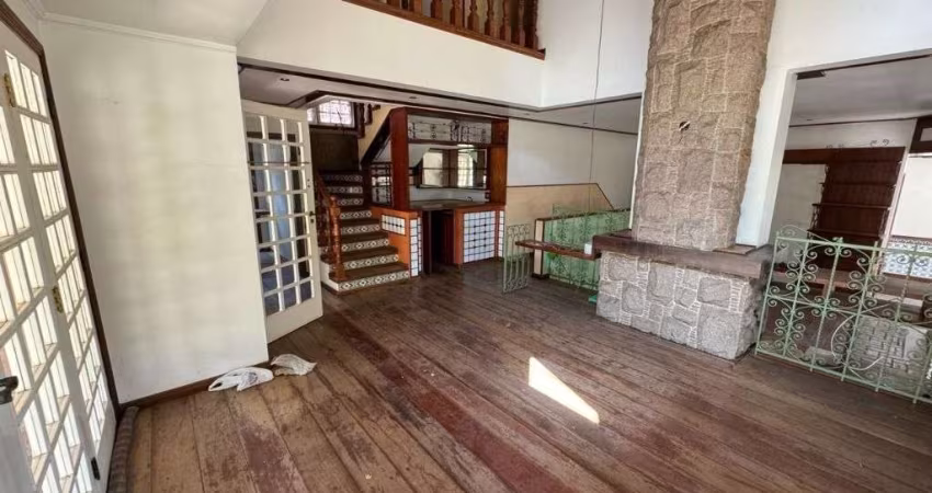 Casa com 4 Quartos - Alphaville - Santana de Parnaíba/SP
