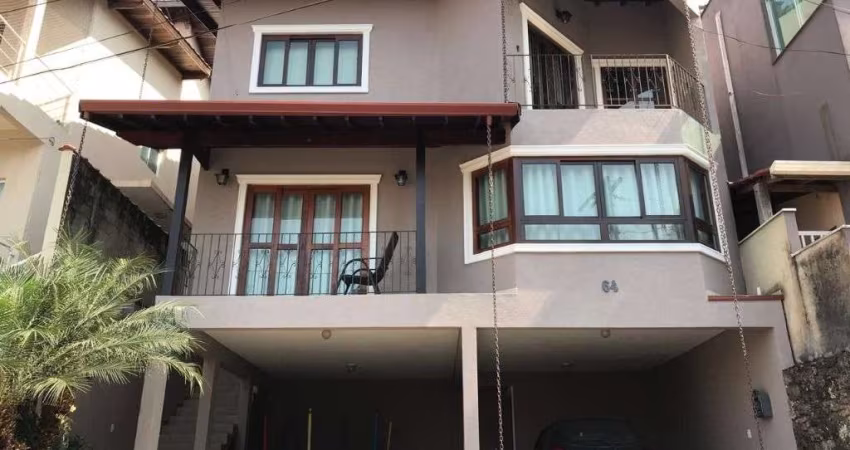 Casa com 4 quartos à venda, 239 m² por R$ 1.690.000 - Parque Nova Jandira - Jandira/SP