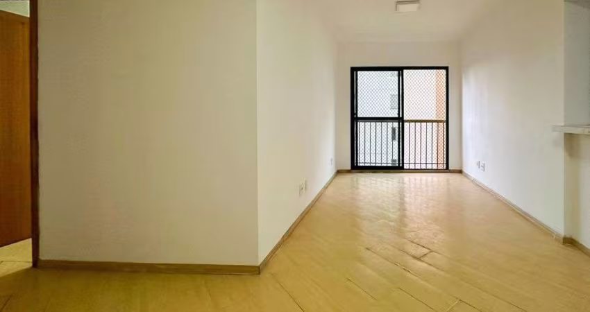 Apartamento com 3 dormitórios para alugar, 78 m² por R$ 4.817/mês - Alphaville - Barueri/SP