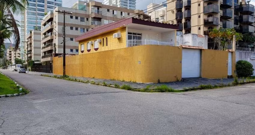 Casa com 7 dormitórios à venda, 280 m² por R$ 3.000.000 - Jardim Três Marias - Guarujá/SP